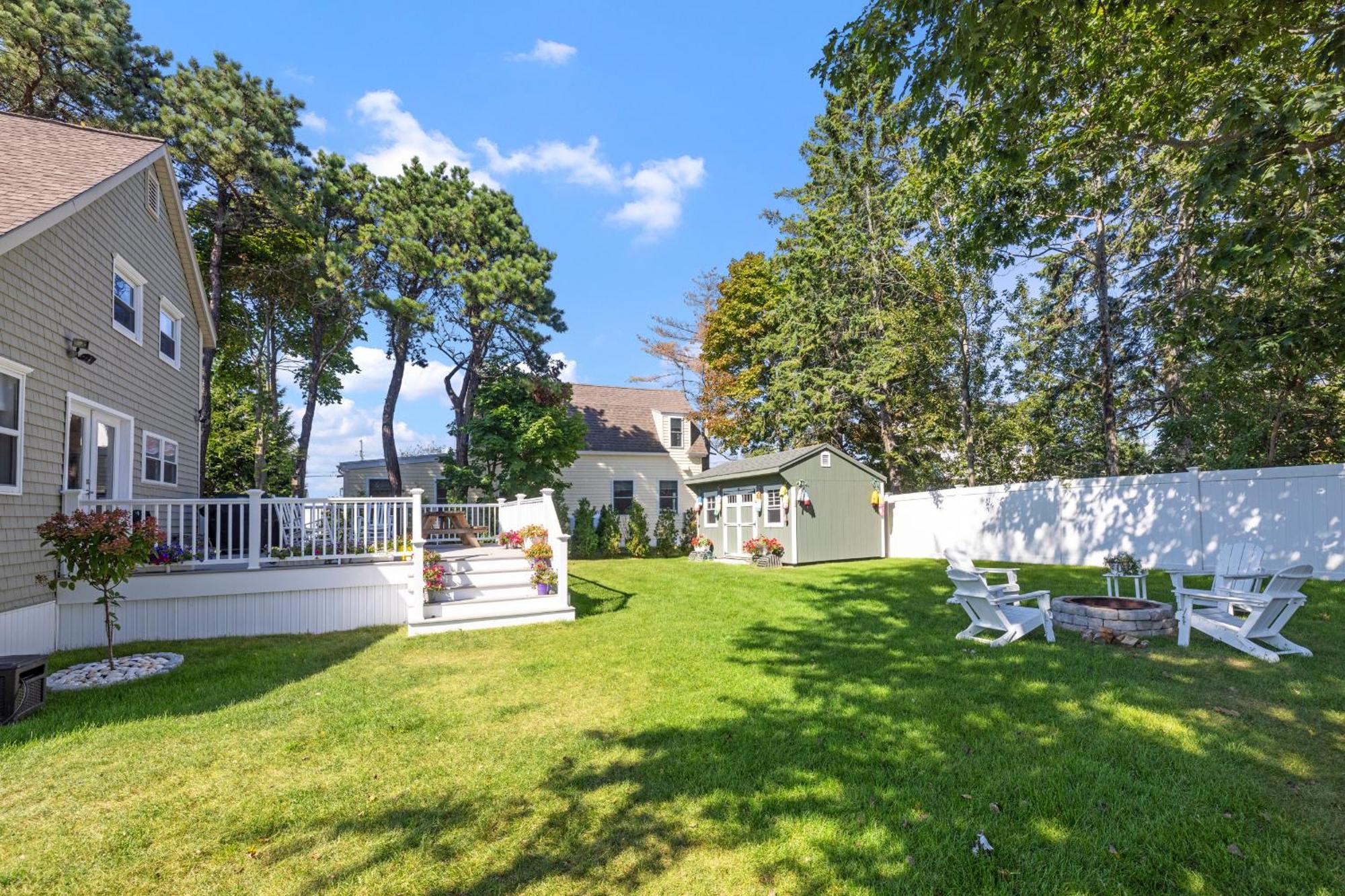 Pine Point Beach House With Deck, Fire Pit & Porch Скарборо Экстерьер фото